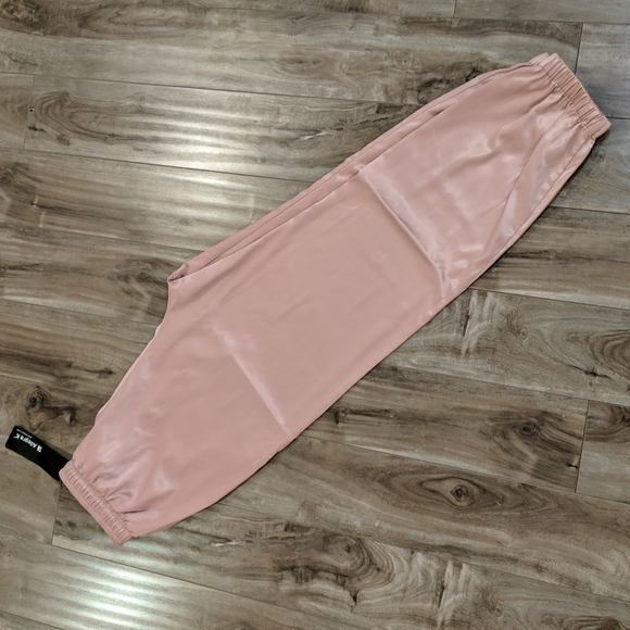 ❄️ 3/$25 ✨HOST PICK✨🆕Pretty Pink Satin Joggers - New with Tags! - Picture 6 of 13